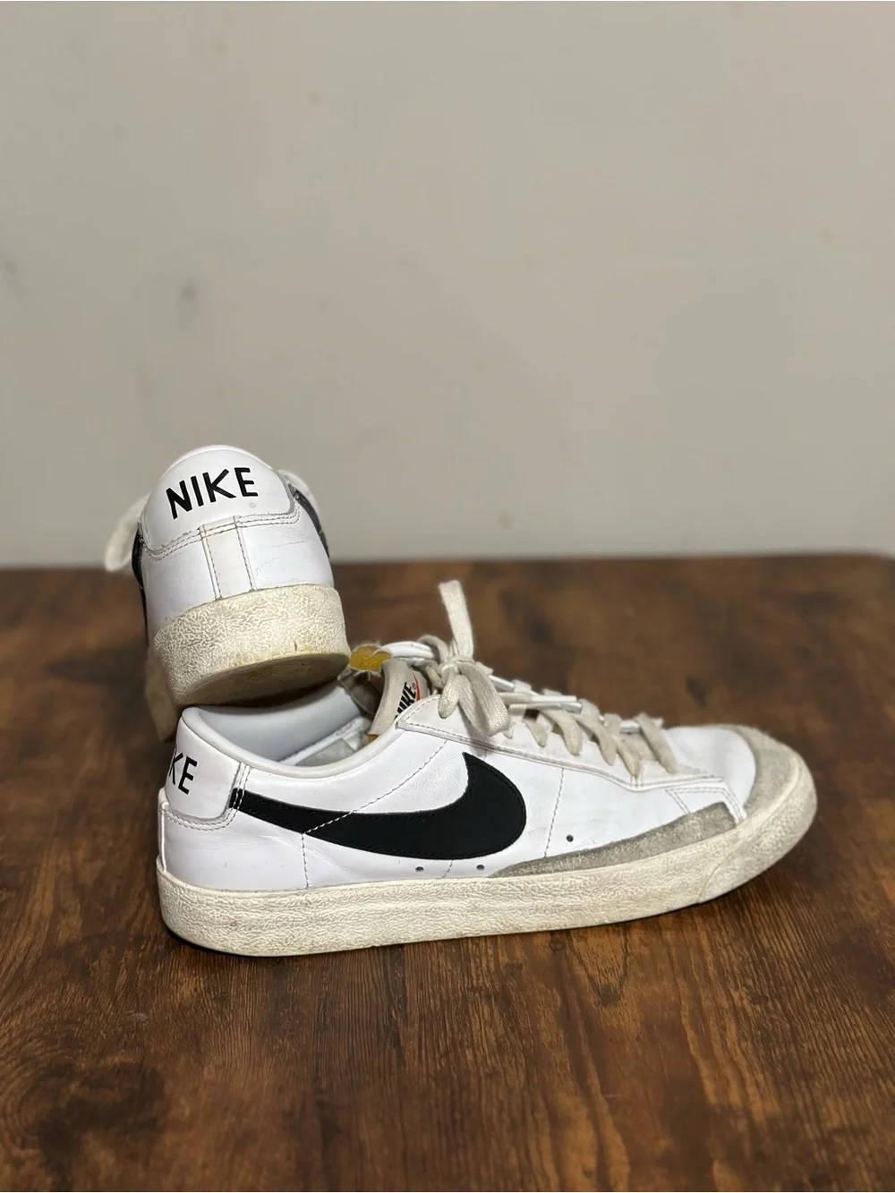 Nike Men’s White & Black Low-Top Sneakers